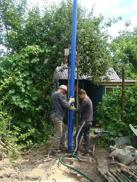 Можно ли бурить скважину рядом с туалетом