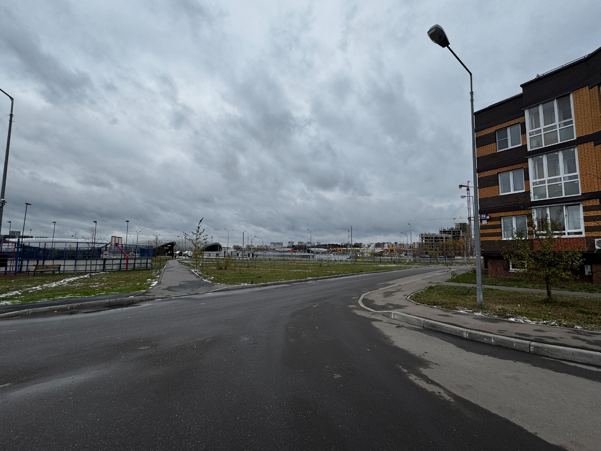 Ближайший дом к метро. Фото: Иван Исаков