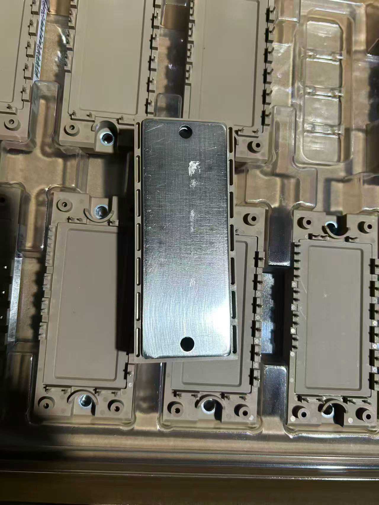 Коробка с электротехнической продукцией