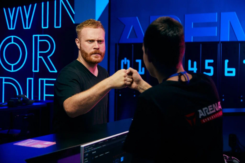 качественное оборудование для компьютерного клуба