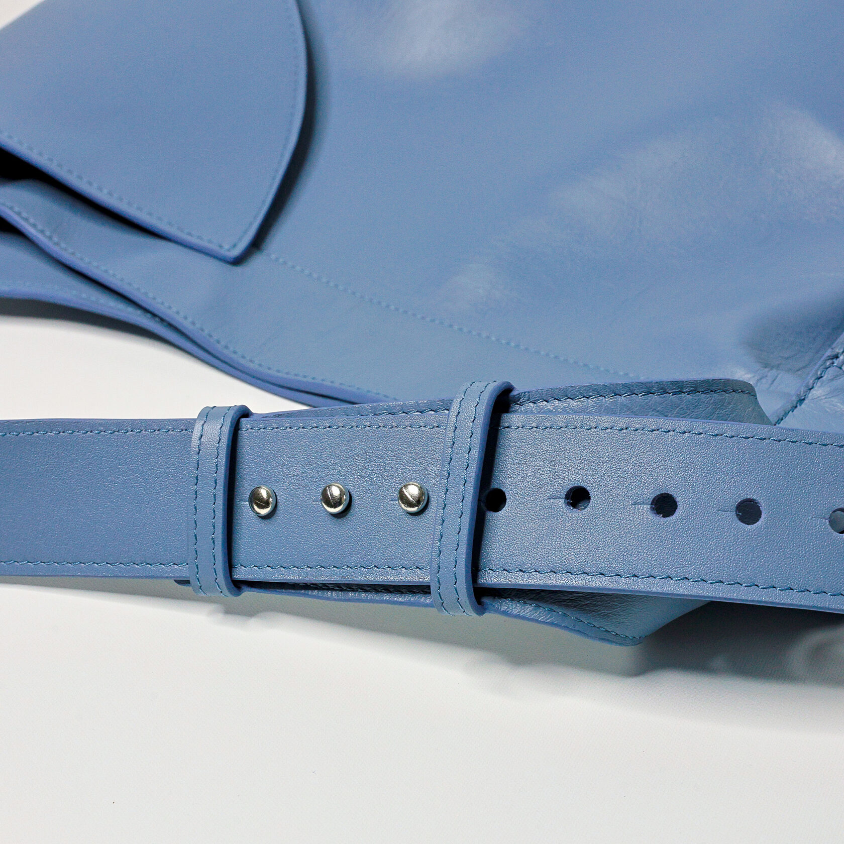  объемная дизайнерская сумка Wave тоут голубого цвета из натуральной кожи премиум качества