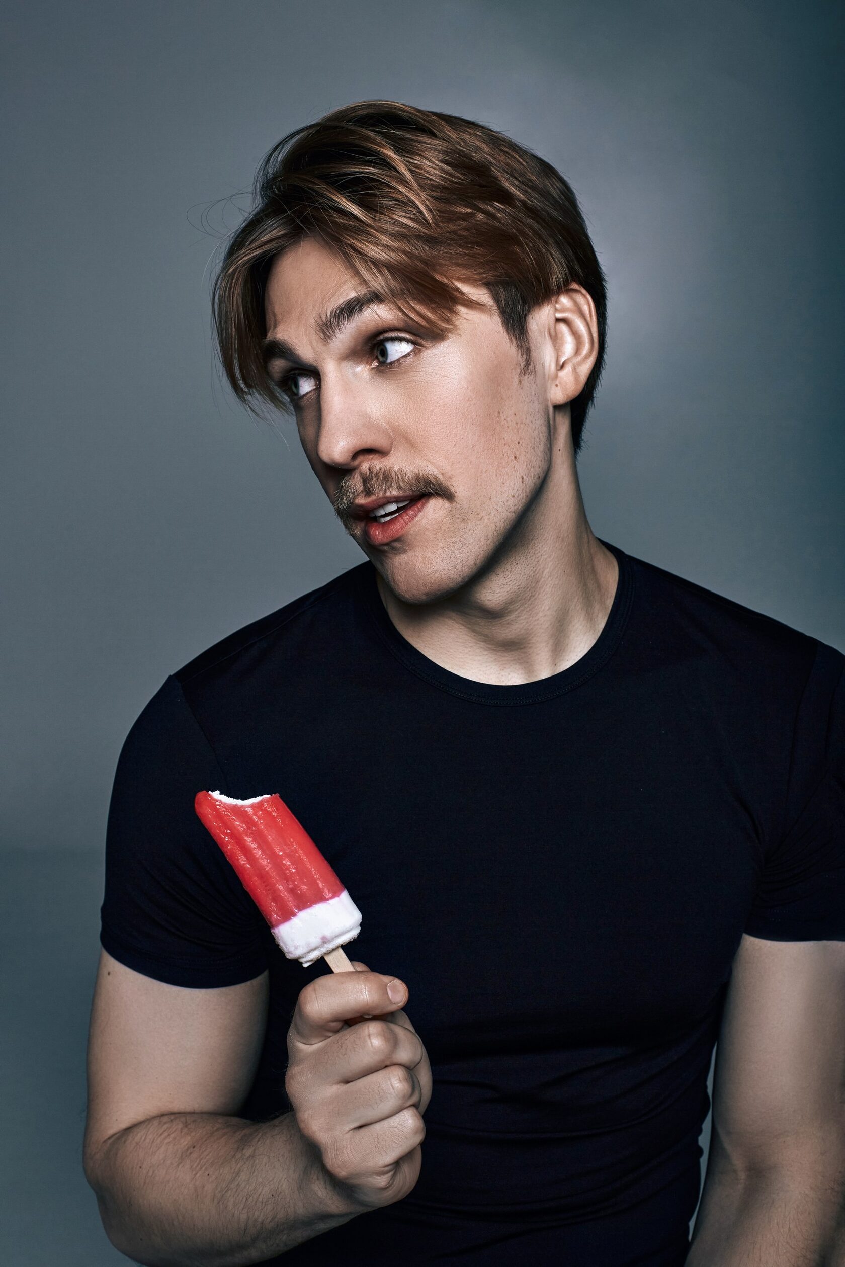 Ведущий публичных мероприятий Никита Анисимов