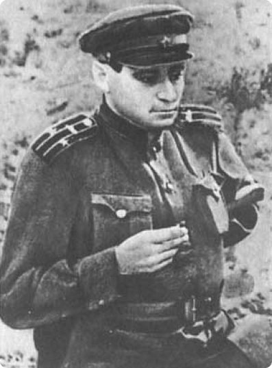 Валентин Петрович за письменным столом. 1950-е гг. wikireading.ru