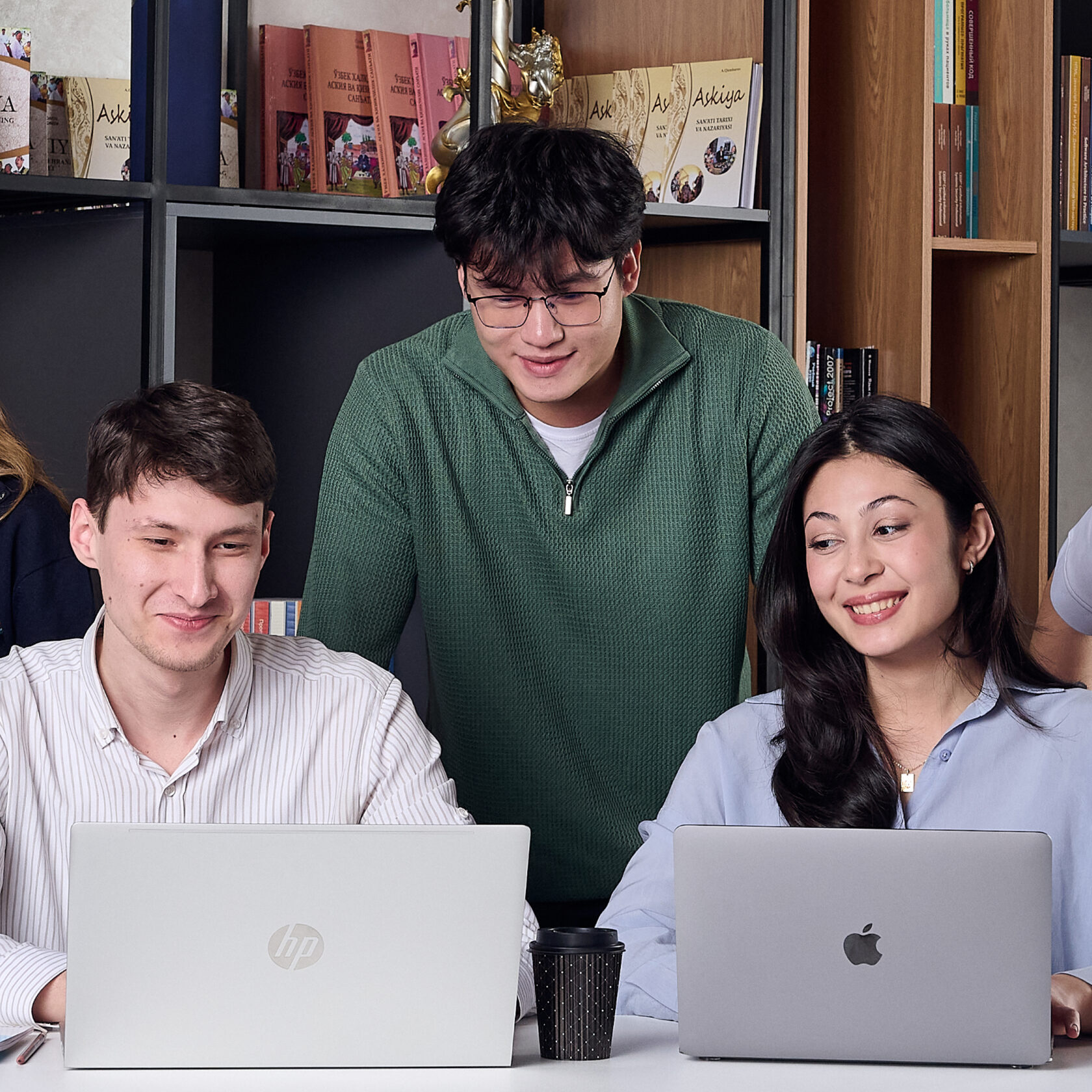 Qafasdagi jinsiy qullar video