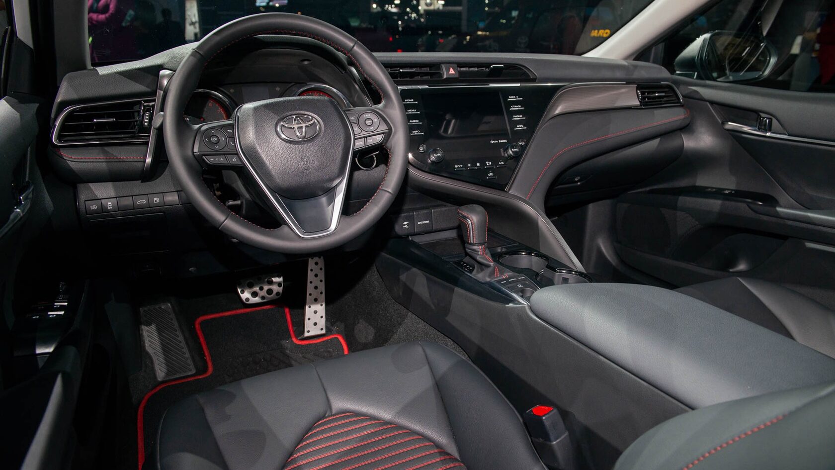 Toyota Camry 2019 Sport