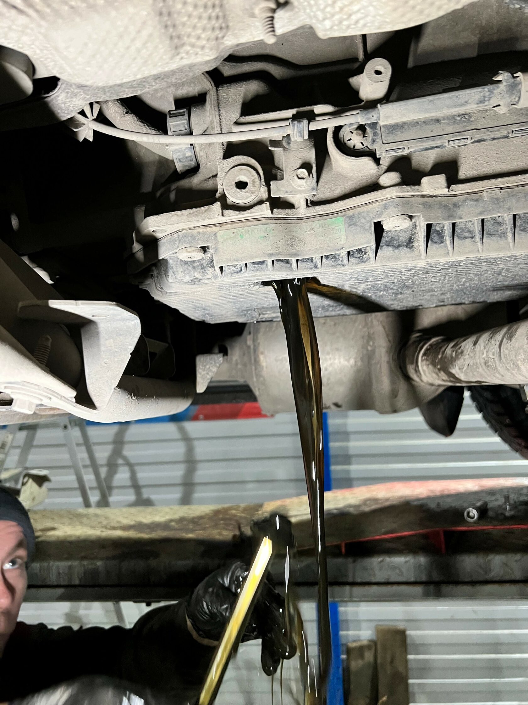 Слив масла из поддона АКПП Range Rover