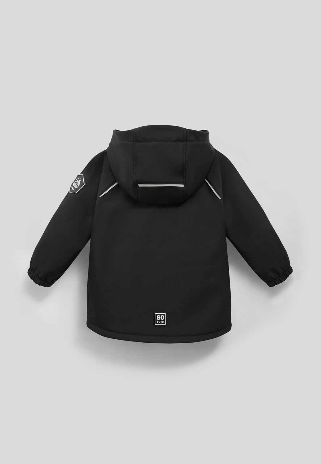 съемка куртки без вешалки на светлом фоне