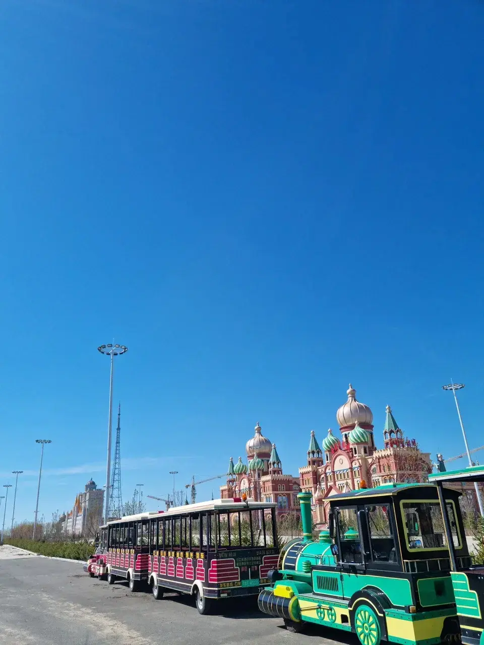 Парк матрёшек и гостиницы рядом