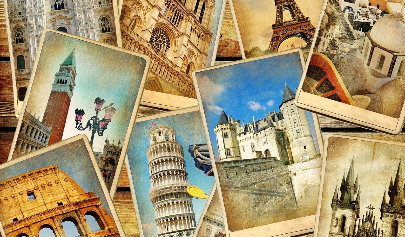 Коллаж из исторических достопримечательностей и памятников, связанных с туризмом разных эпох