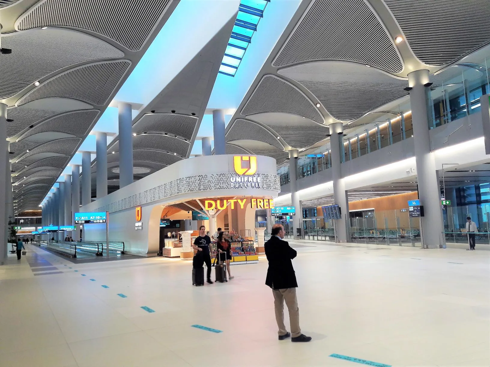 Султанахмет новый аэропорт. Аэропорт Стамбула Хавалимани. Стамбульский аэропорт новый. Новый аэропорт в Турции. Турция аэропорт Истанбул.