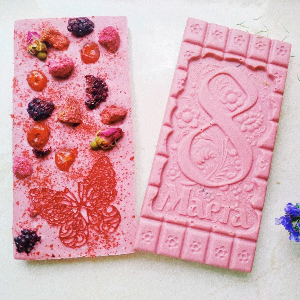 Рубиновый шоколад ручной работы