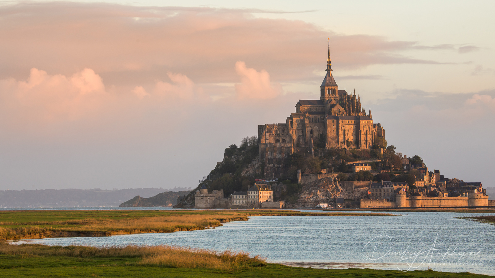 Normandy france. Провинция Нормандия Франция. Нормандия и Бретань. Bretagne Франция Normandie. Мон-сен-Мишель (Нормандия, граница с Бретанью).