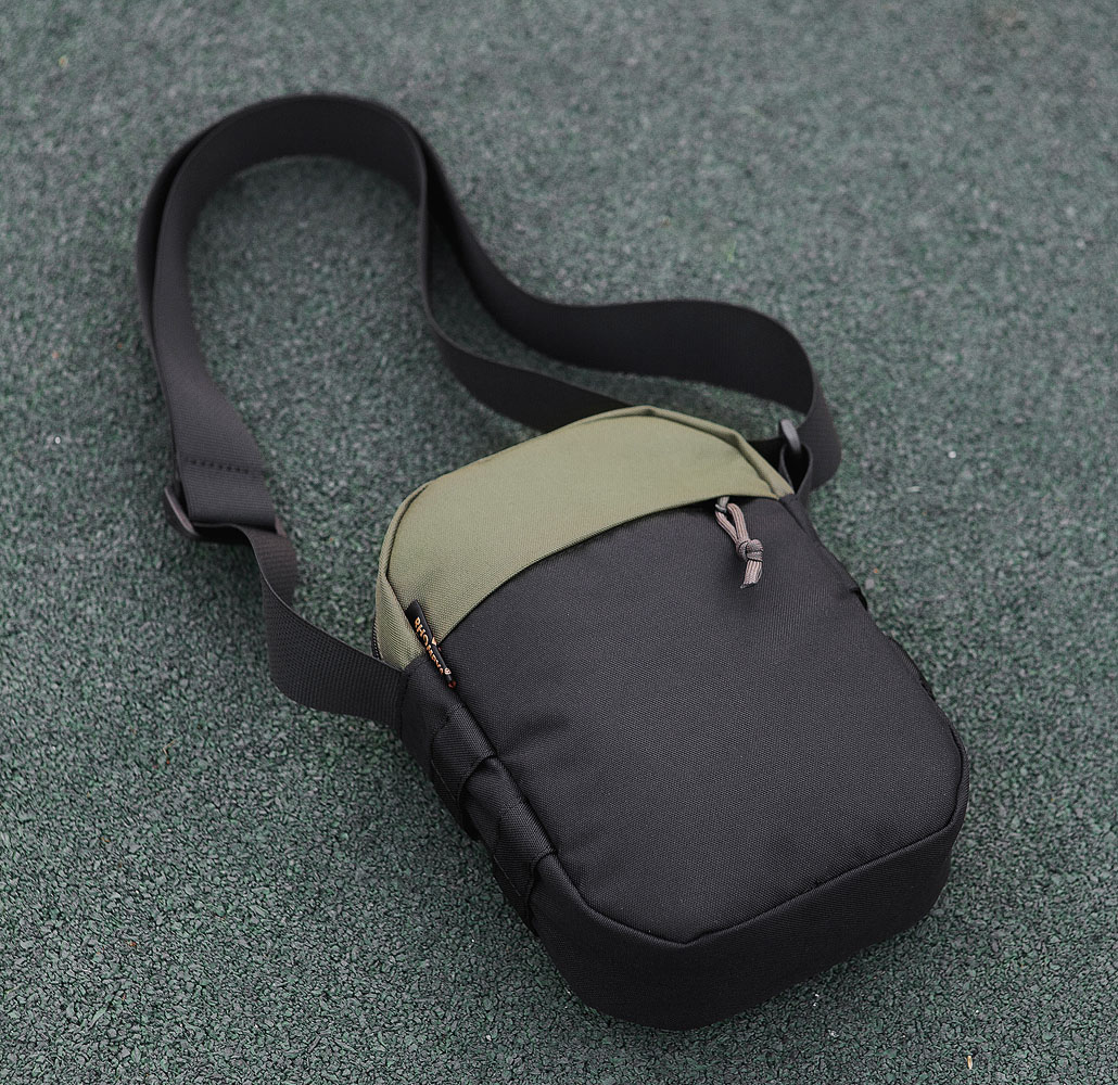 Сумка через плечо «А5» (чёрно-оливковая)