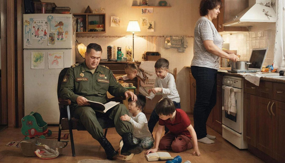 Отцы на защите Отечества, матери — на пути профессионального успеха