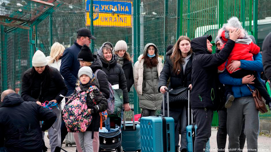 There are queues on the Ukrainian-Polish border. Checkpoint Shegini - Medyka, February 25, 2022