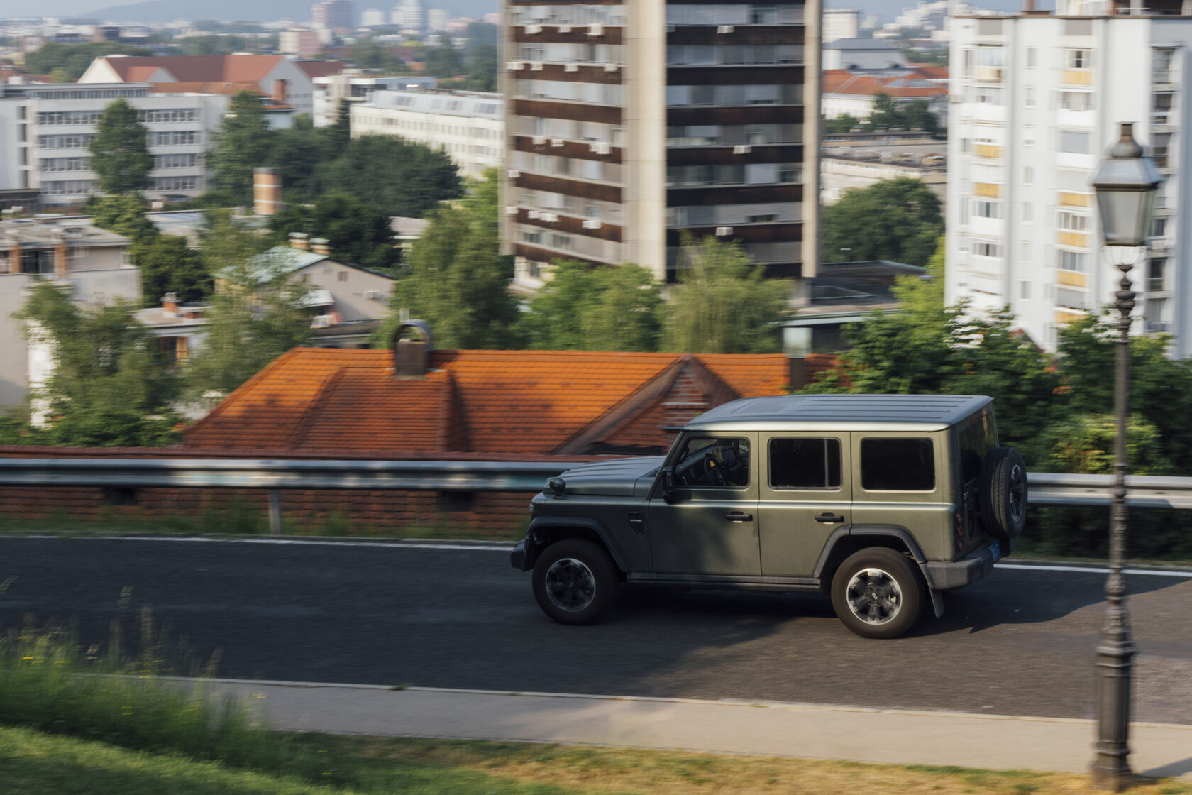 212 T01 Adventurer Diesel RUS в движении
