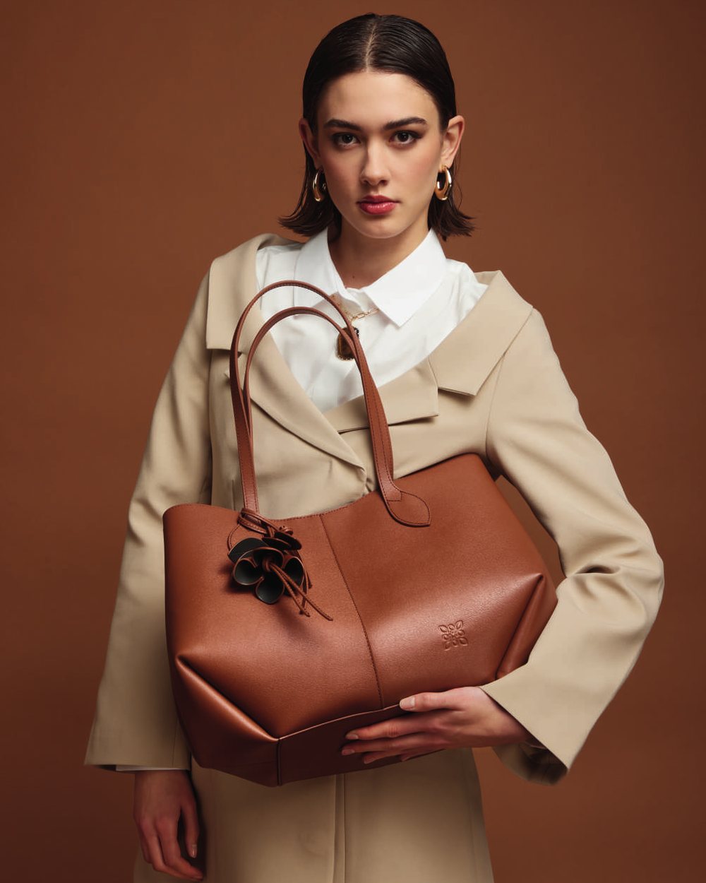 House of Florence Autumn-Winter 2026: tan leather tote with bow