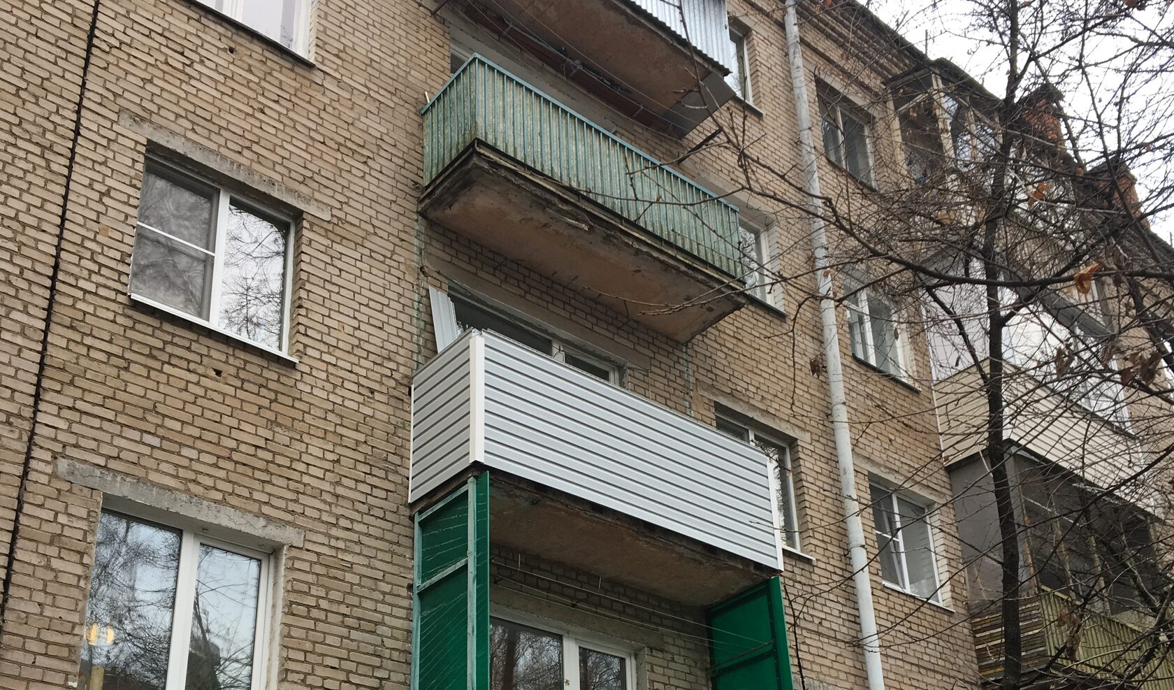 Остекление балкона Королев