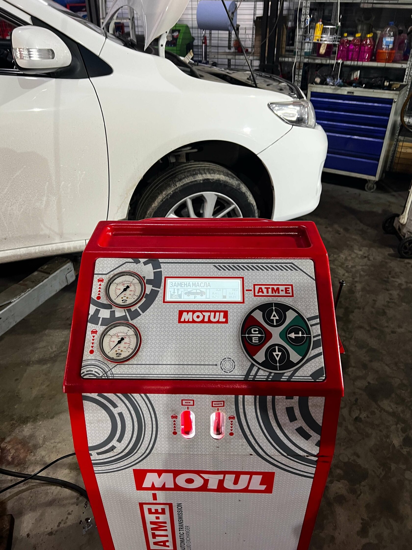 Процесс аппаратного замещения масла в Toyota