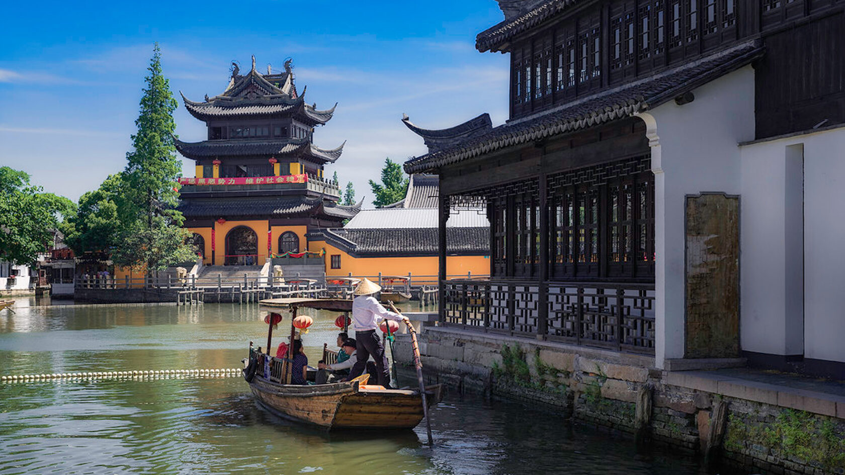 Город Чжуцзяцзяо. Китай.