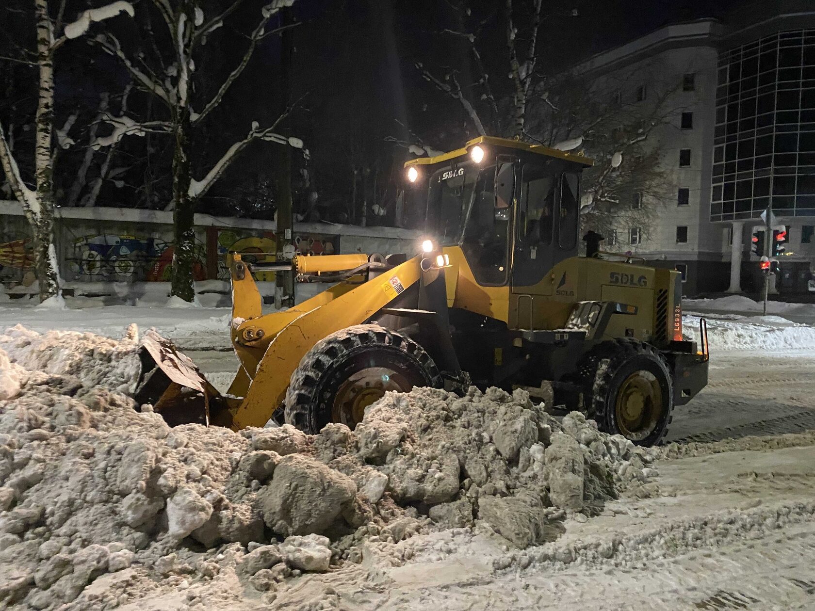 фронтальный погрузчик sdlg