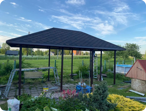 Отдельно стоящий навес, такой навес может служить уютным укрытием для⦁вашей семьи и друзей во время отдыха