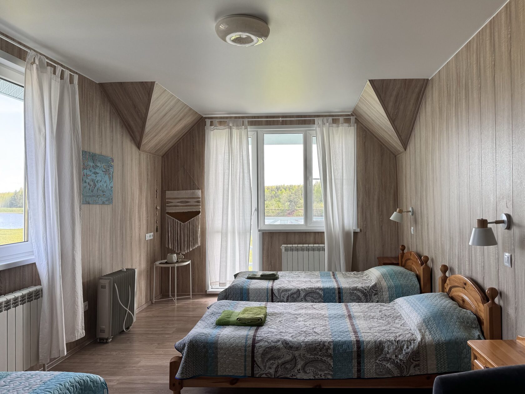 трехместное размещение спальня Медведица Шанти