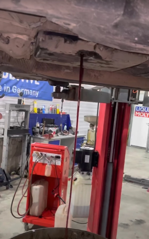 Выставление уровня масла Mercedes