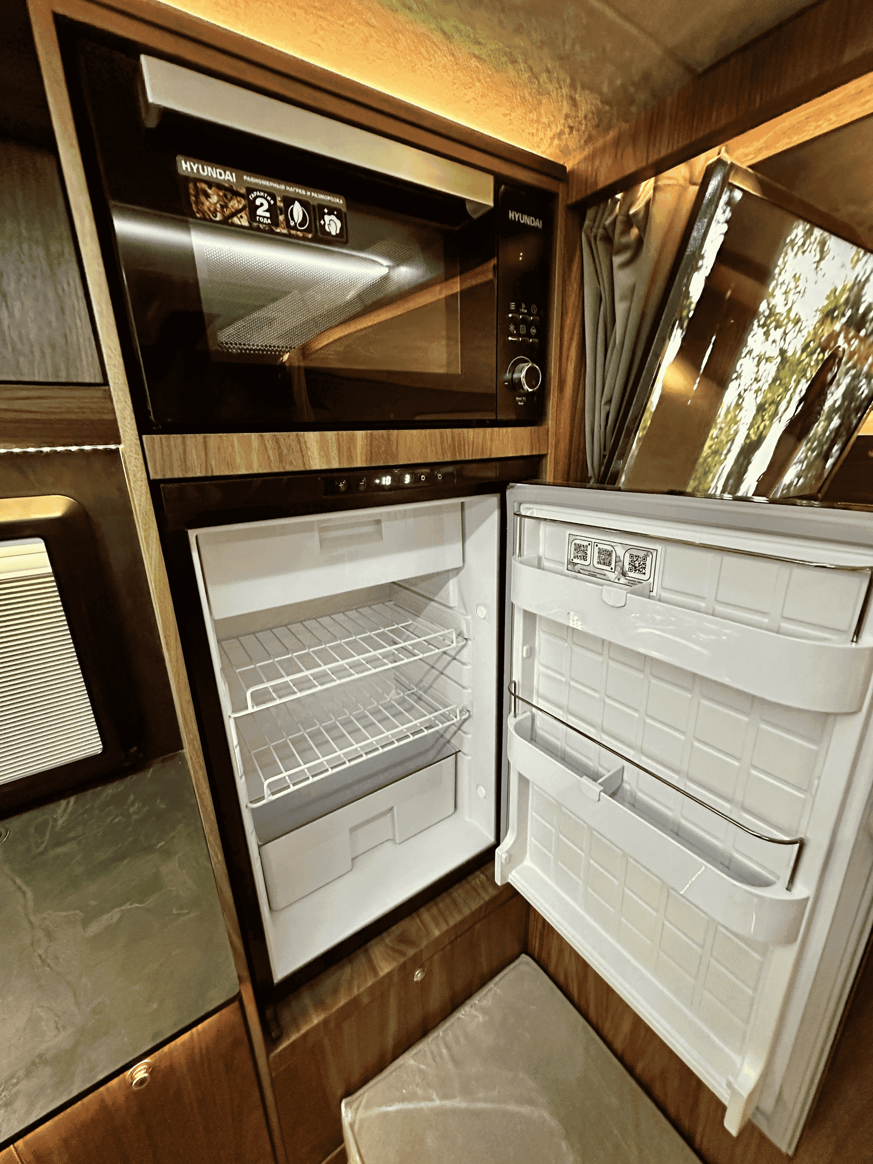 Компрессорный холодильник для автодома