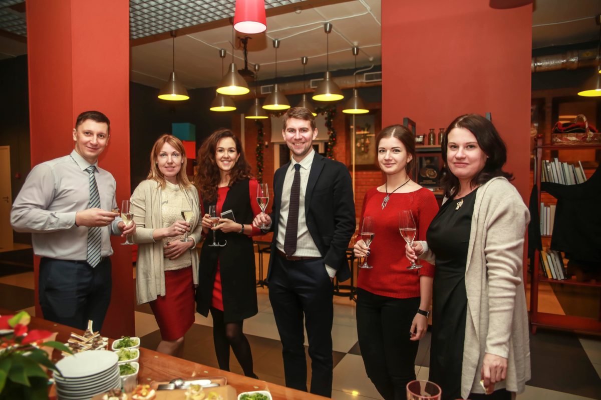 Ужин выпускников после кулинарного мастер-класса на Васильевском острове