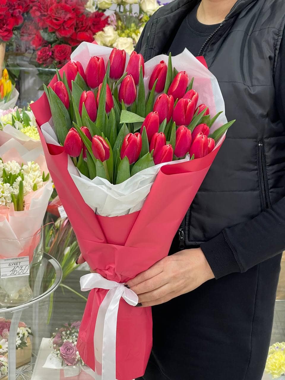 Букет цветов. Красные тюльпаны с доставкой в Нижнем Новгороде.