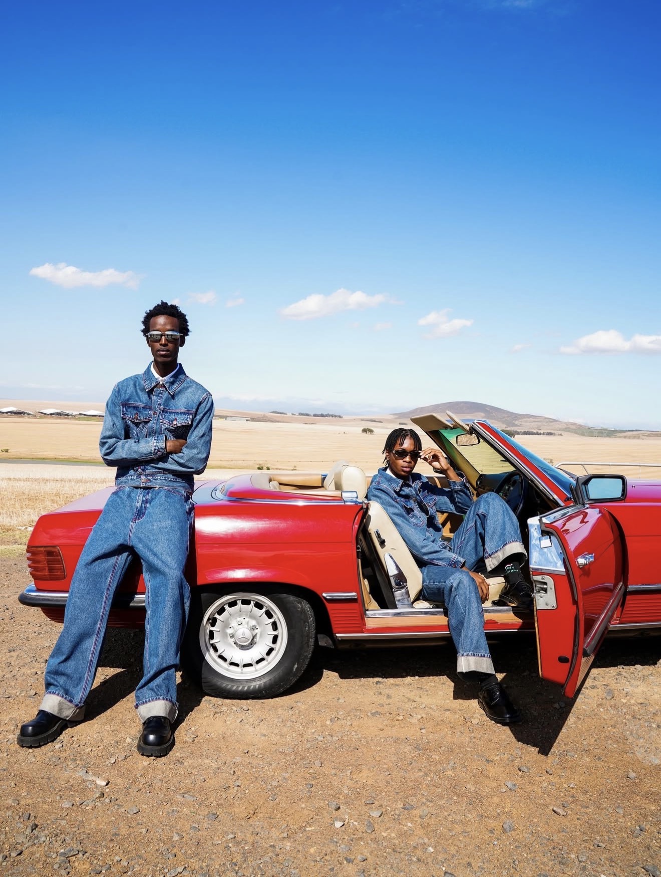 ретро Mercedes Cabrio Red