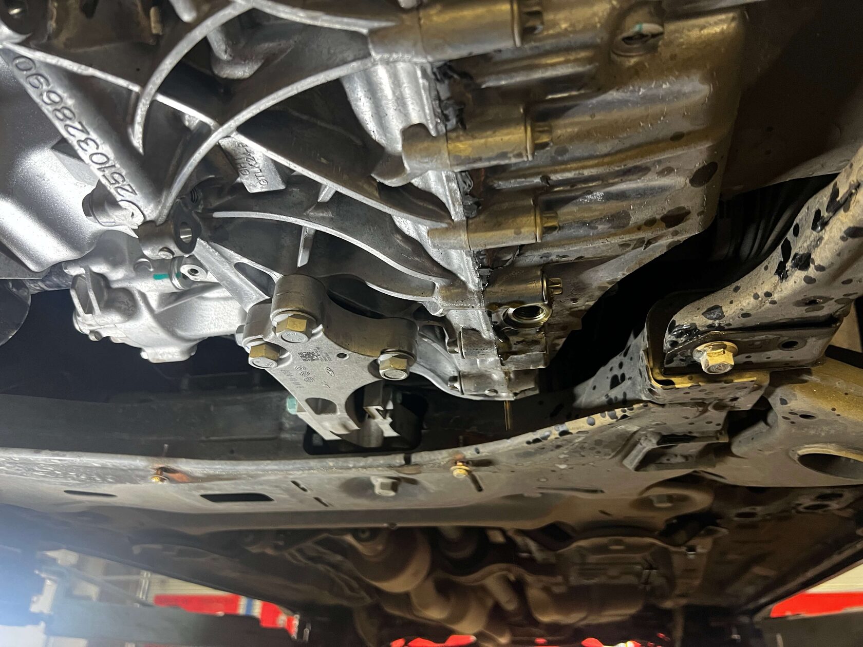 Слив масла из коробки 7DCT300