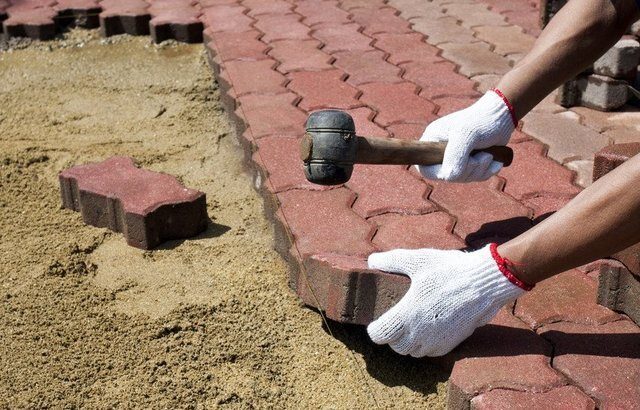 Подушка под брусчатку и тротуарную плитку — применение песка