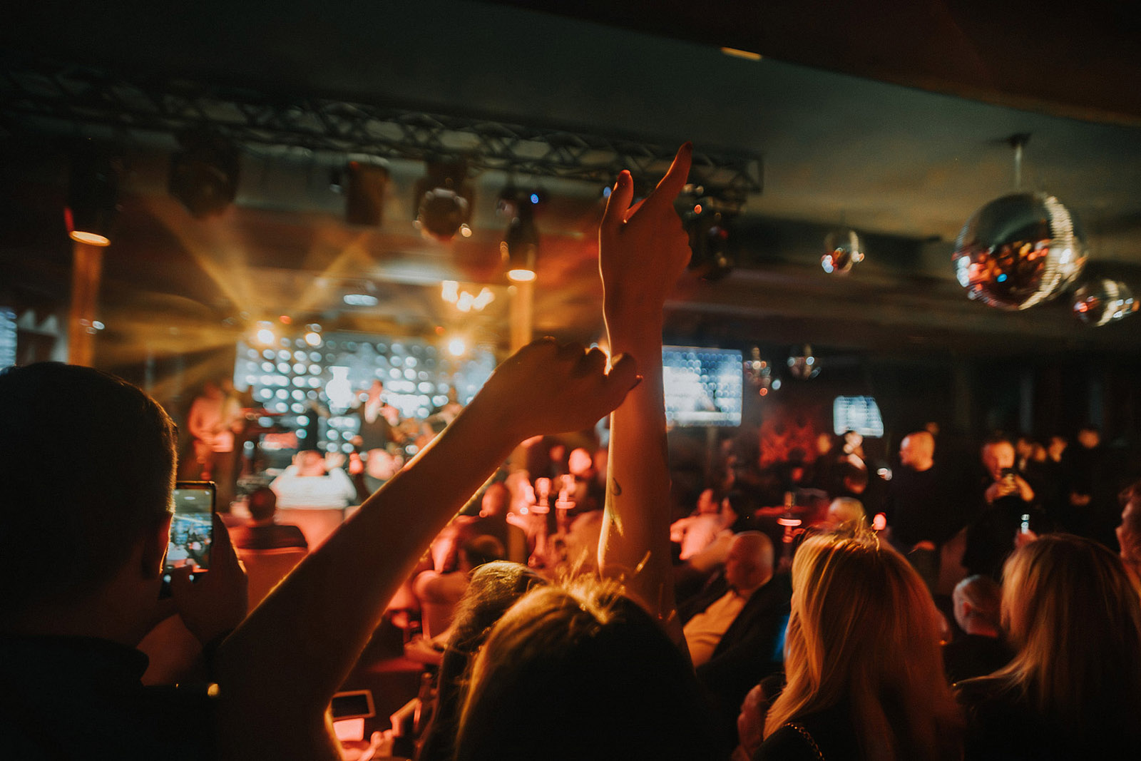 Жұмыста секс ойыншықтары