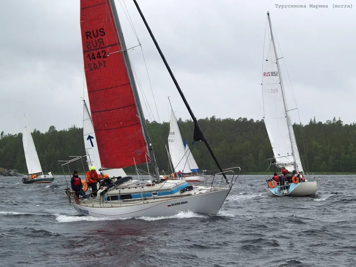 Штормовой старт на регате в Карелии