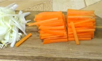 Приготовление борща из квашеной капусты: шаг 5