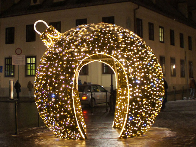 Новогоднее оформление офисов и магазинов