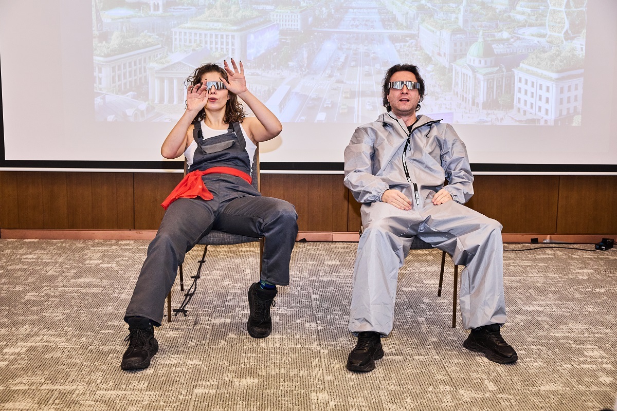 Открывающая театральная сценка на воркшопе