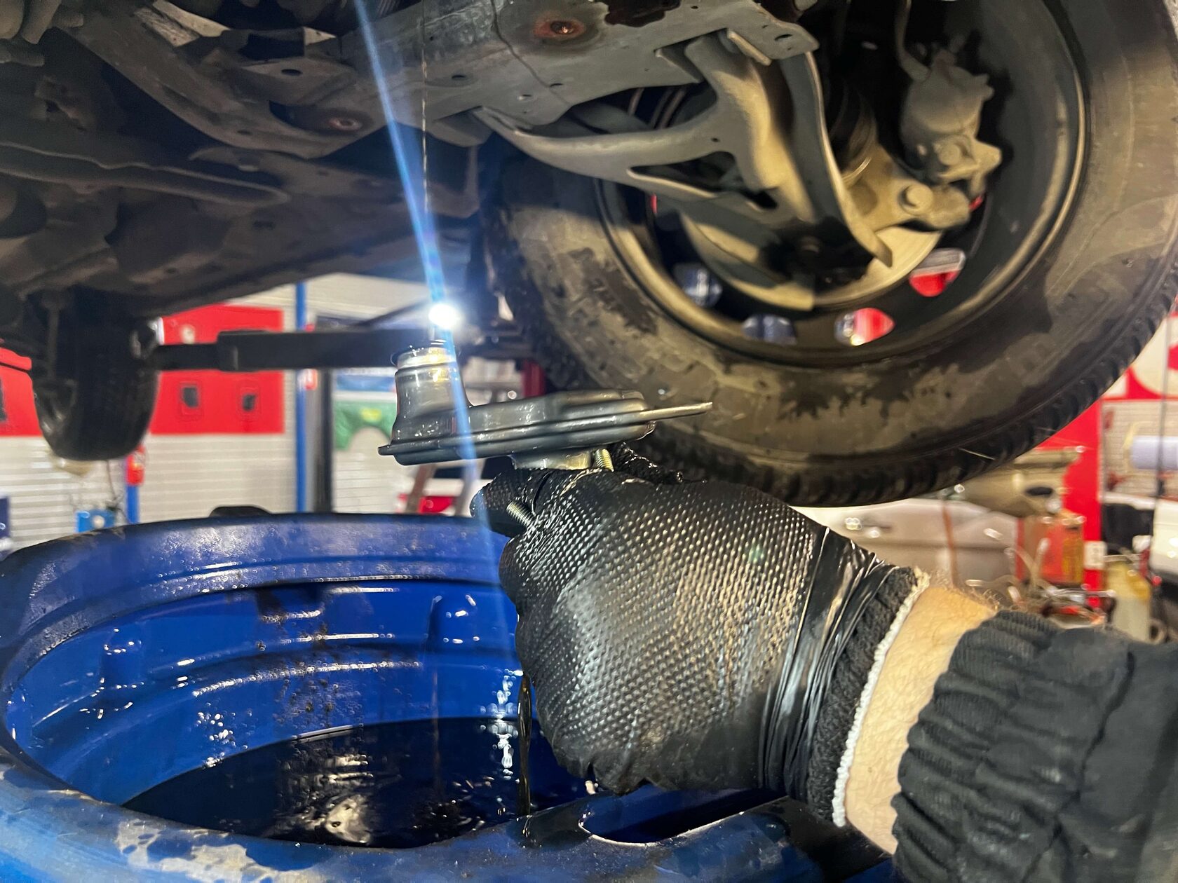 Снимаем фильтр грубой очистки