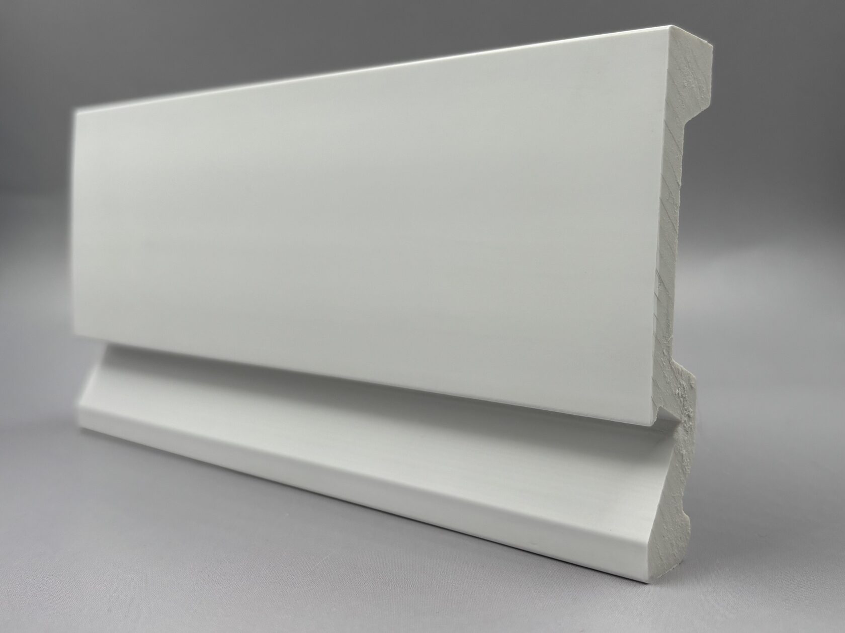 Плинтус влагостойкий для кварц-винила белый под покраску в Санкт-Петербурге (СПб)