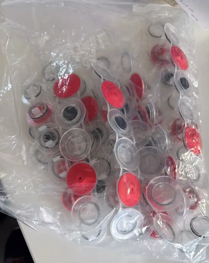 Vergleich der Umbrella-Valves zur Entlüftung und Abdichtung der Tesla Batterie