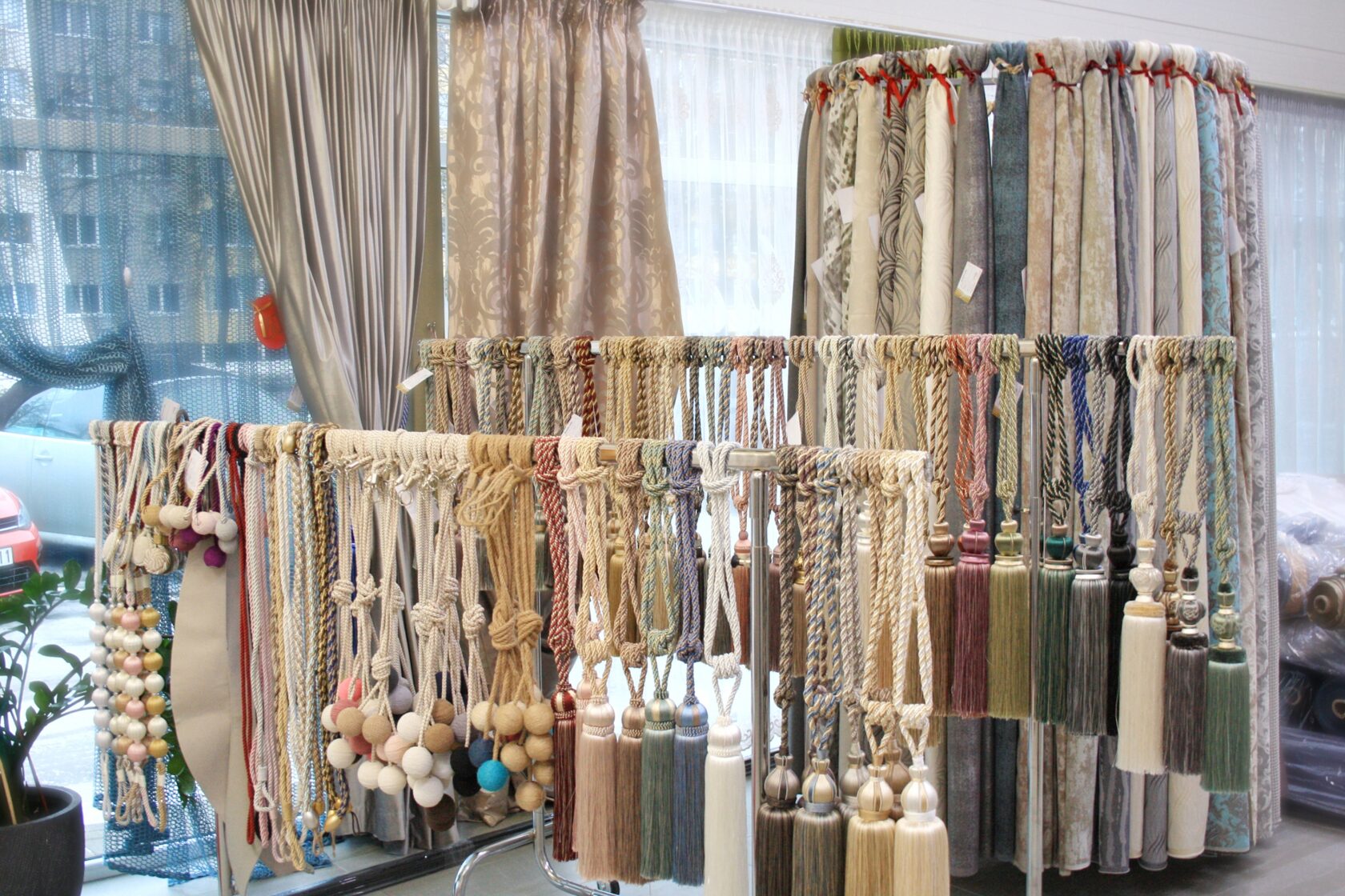 UŽUOLAIDŲ PASAULIS