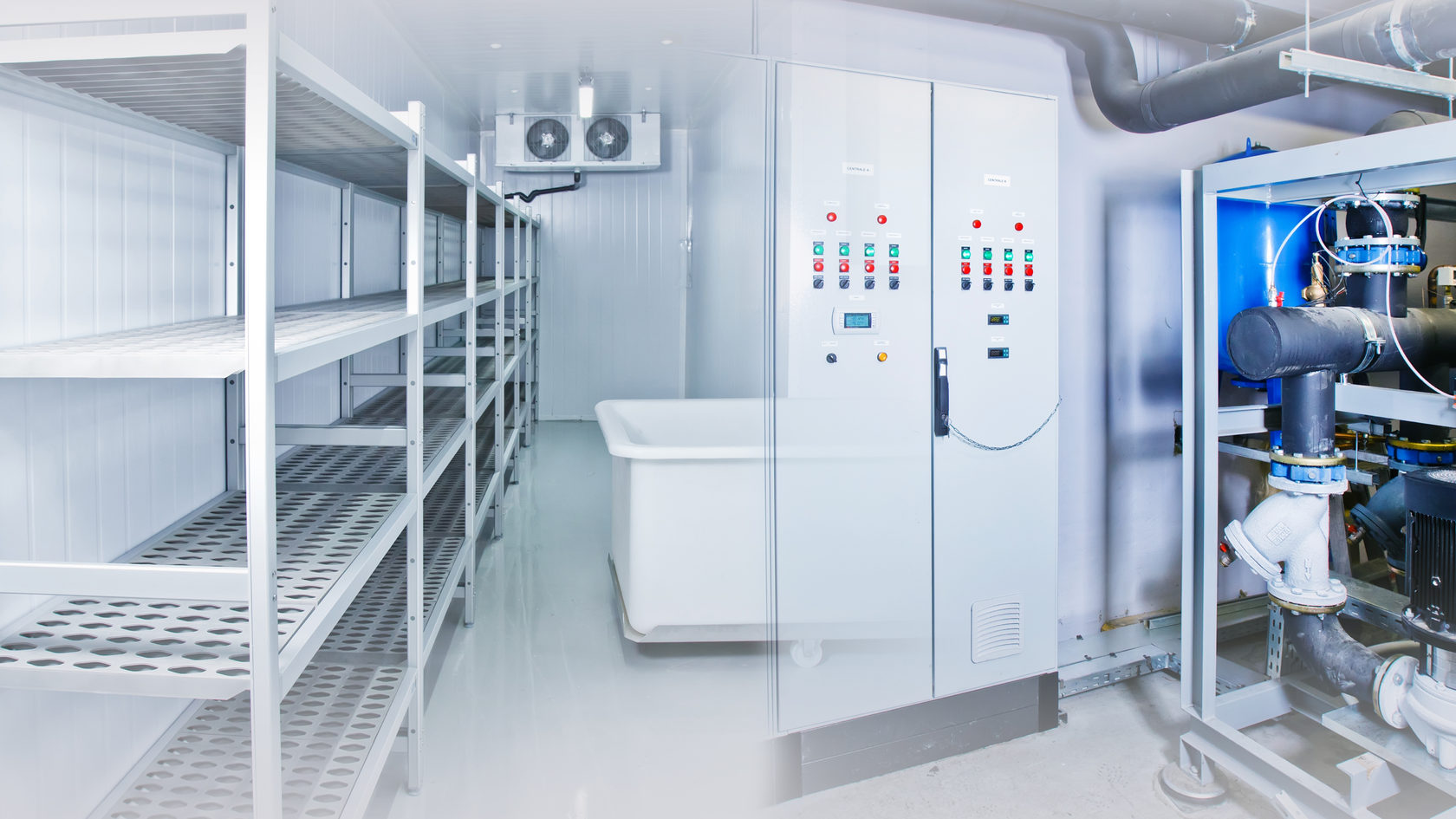 Холодильное оборудование должно быть оснащено термометрами. Industrial Freezer Storage. Refrigerating Chamber