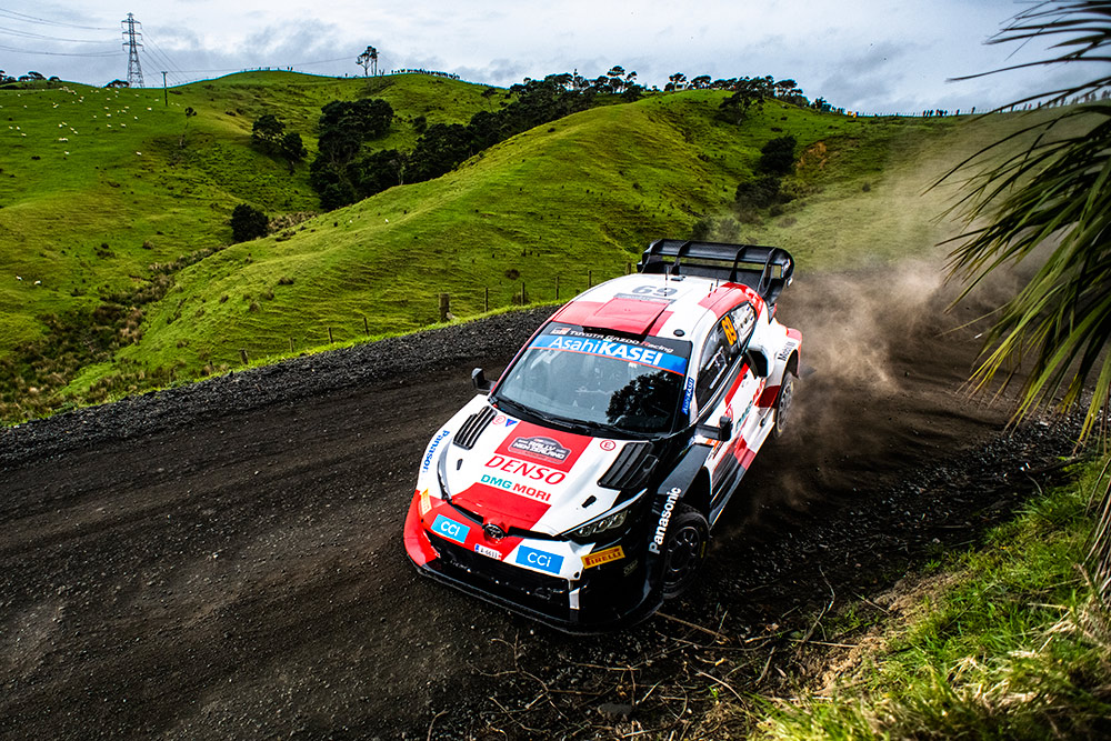 Калле Рованпера и Йонне Халттунен, Toyota GR Yaris Rally1 (A-6633), ралли Новая Зеландия 2022