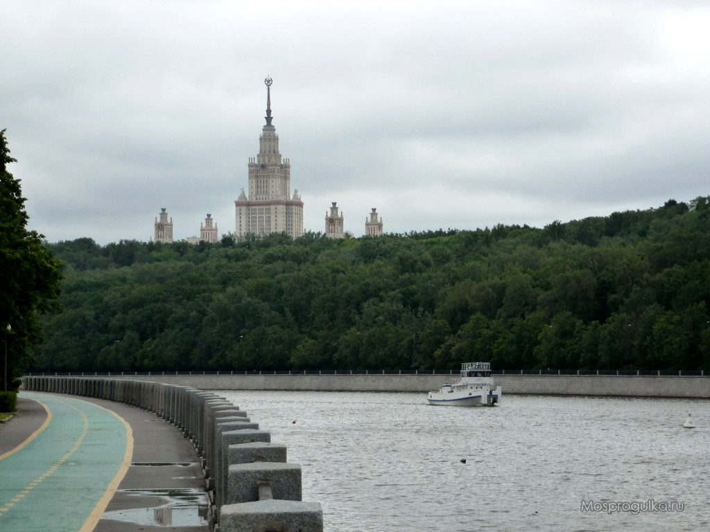 Набережная Лужники Фото