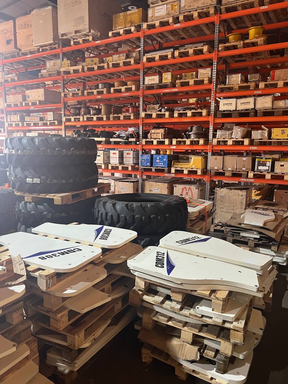 Фотография склада Lonking 1