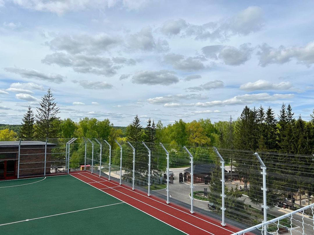 Sport place 4. Теннисные корты Хоста. Теннисный корт Курортный район. Теннисные корты в районе Хоста Сочи. Хоста большой теннис.