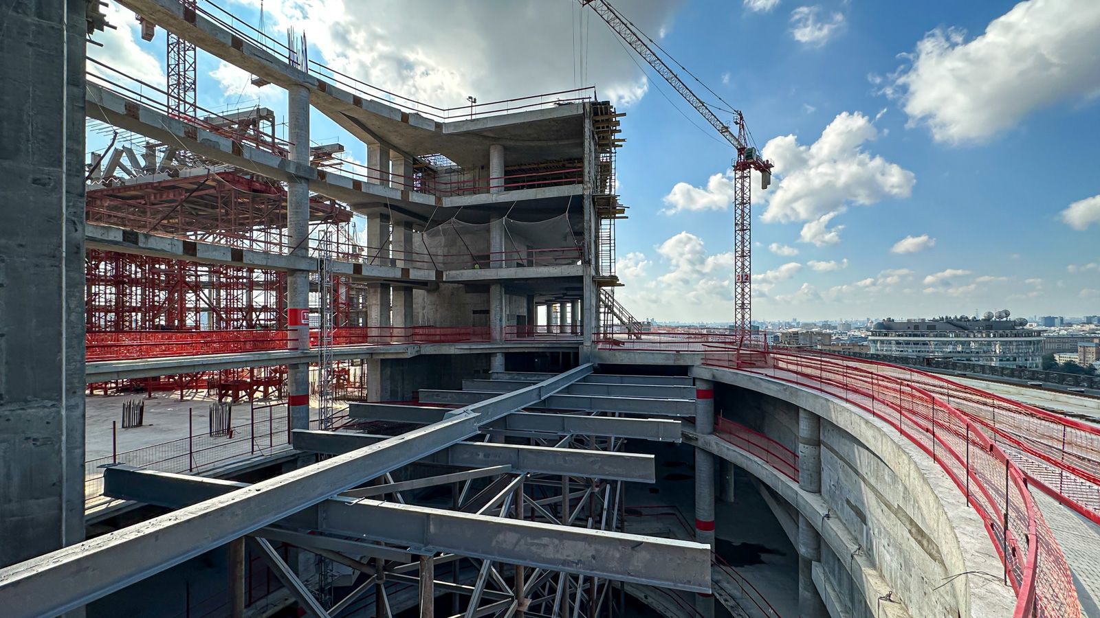 Как преобразится спорткомплекс «Олимпийский» после реконструкции |  04.08.2023 | Москва - БезФормата