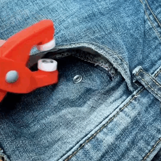 Процесс использования инструмента для установки застежек